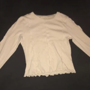 Lång armad beige tröja - Beige,tunn,lång armad