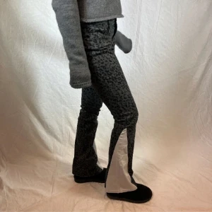 Jeans  - Gaalet snygga jeans!!