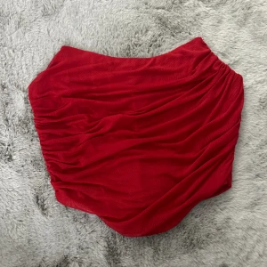 Jätte snygg topp - Säljer denna fina topp då den var för stor på mig. Aldrig använd. 50kr + frakt