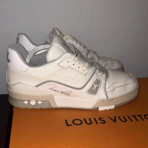 Louis Vuitton Trainers  - Louis Vuitton trainers, box, kvitto, dustbags, extra laces. Köpta på Louis Vuitton butiken i Stockholm  Pm för fler bilder eller info!