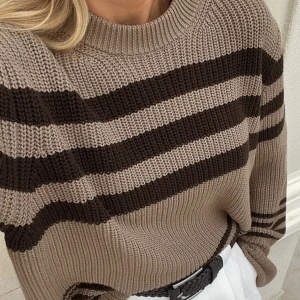 stickad tröja - superfin stickad tröja från NA-KD! claire rose x NA-KD kollektionen 🤎 endast använd 2-3ggr (nyskick)  