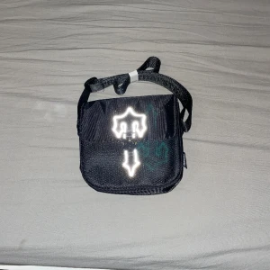 Trapstar Bag - Nyskick, har inte använt den kommer med paket osv. Pris diskuteras 