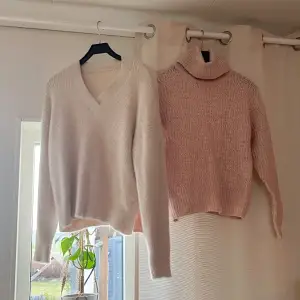 Båda dessa söta stickade tröjorna för lägre pris! Båda finns även separat.