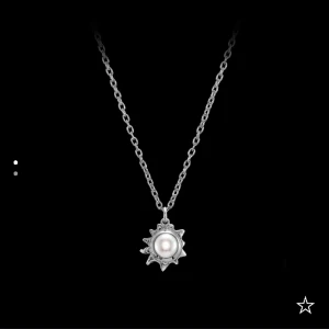 Maria Nilsdotter halsband - Säljer detta fina halsband från Maria Nilsdotter, då det ej kommer till använding längre. Nypris 1 995. Skriv privat om du är intresserad eller vill ha fler bilder, är öppen för diskussion kring pris 💞💞