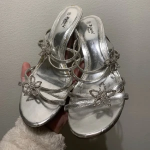 Klack skor silver  - Ganska nytt skick 