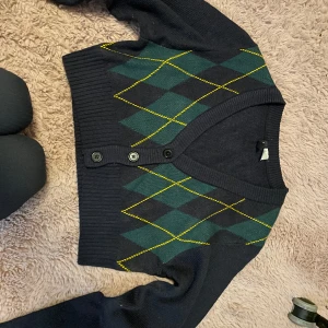 Stickad tröja - Fin tröja, helt oanvänd, från H&M