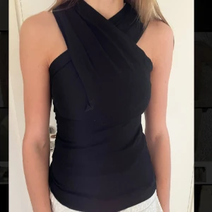 Fint topp  -  Jättefin topp från H&M passar till vardag men även till festligare tillfällen, stretchig!💗