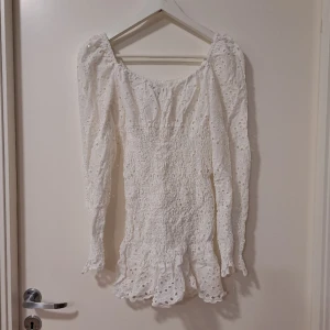 Klänning  - Storlek 36