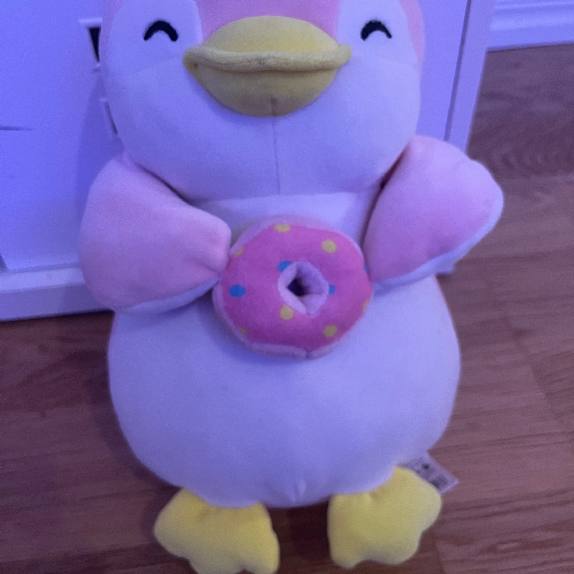 Ett gosedjur som är en pingvin 