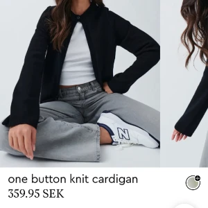 Kofta gina tricot  - Helt ny oanvänd One button Knit cardigan i svart, storlek xs. Slutsåld i de flesta storlekarna 💛