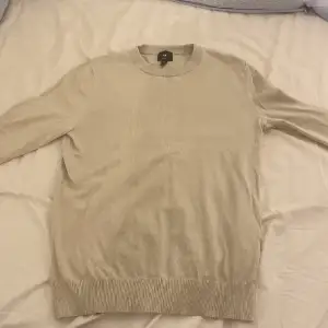 H&M sweatshirt i storlek M använd ett fåtal gånger