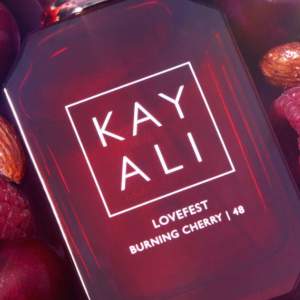 Kayali parfym 100 ml dock 80% kvar köpt för 1399kr säljer för 900kr