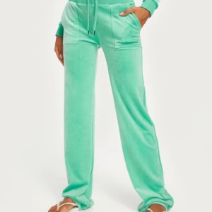 Juicy byxor - Juicy byxor i strl M, använda endast fåtal gånger!! Köpare står för frakt💕💕💕