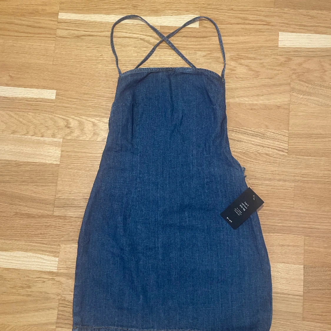 Miniklänning i denim med band - 90