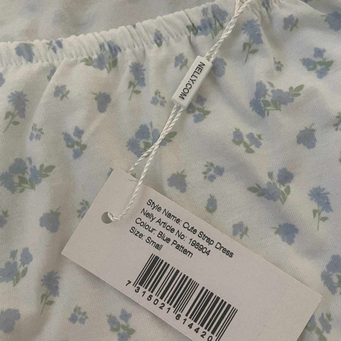 Miniklänning med band - 91