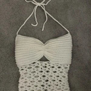 Vit topp och grå väska - Beställd topp och väska.