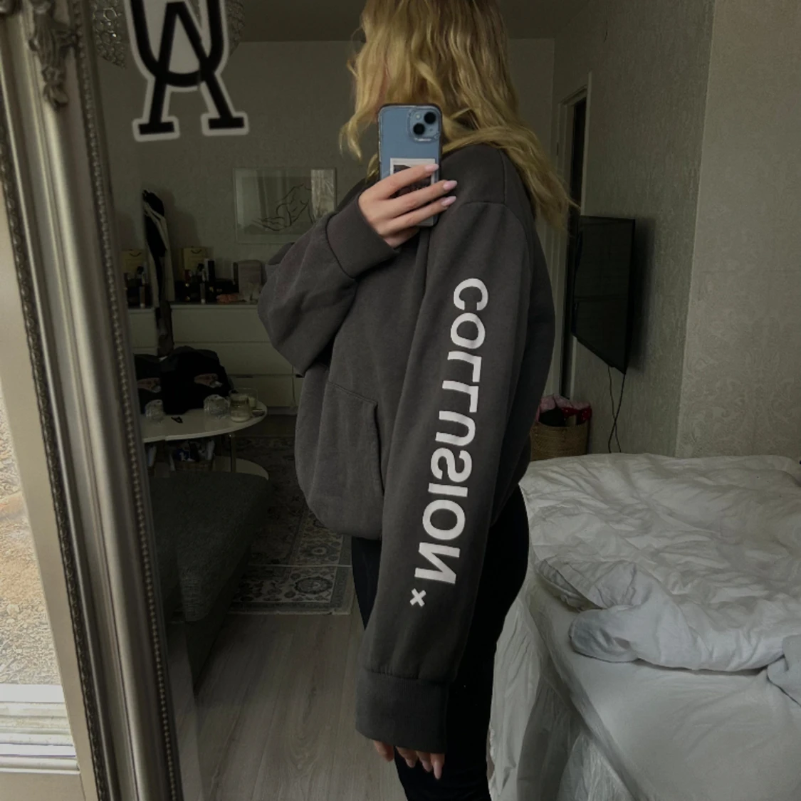 psst !!SELLOUT!! hoodie med tryck - 90