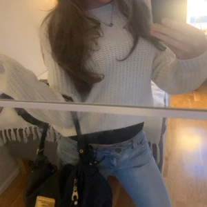 Stickad tröja - Mysig stickad tröja i nyskick 💖👏🏼