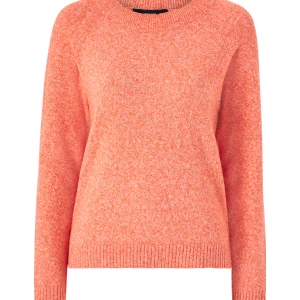 Stickad tröja - Säljer denna fina stickade tröjan från vero Moda 