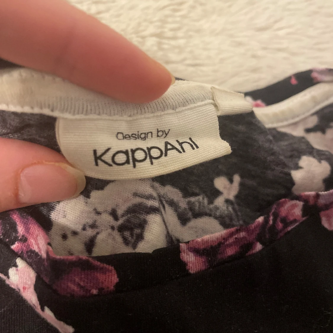 Blommig T-shirt - 91