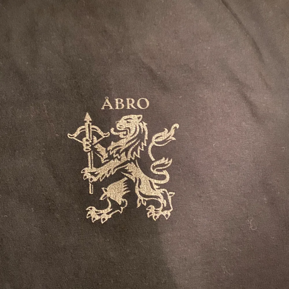 Vintage Åbro tshirt. Cool casual tisha passar storlek M. Skriv för frågor eller mått!. T-shirts.