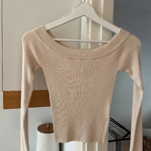 Långärmad tröja  - Helt ny tröja med prislappar 