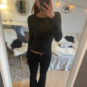fin svart tröja från brandy! - utmärkt skick, ganska varm passar bra till hösten eller vintern💕