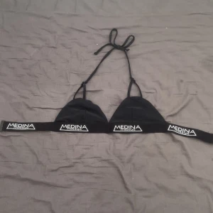 Bikini överdel - Jag säljer denna bikini överdel eftersom den inte kommer till användning,bra skick!