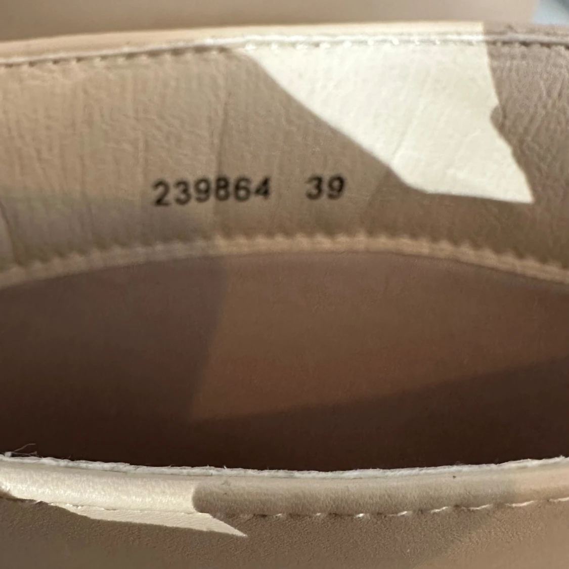 Oanvända klackar - 91