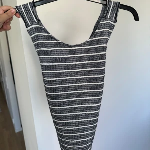 Linne  - Linne från mango i helt nytt skick, använd 1 gång  Stretchigt tyg och jätte fin