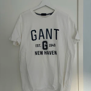 Gant T-shirt  - Använd ett par gånger men i bra skick