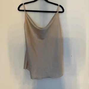 Linne - Vet ej vart den är från och står ej storlek men skulle tippa på M.