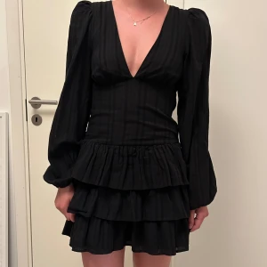 Klänning - Klänning från zara! Jättefint skick💗