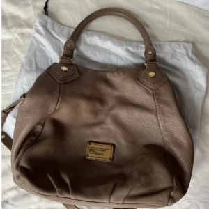 Marc Jacobs väska  - Intresse koll på min Marc Jacobs väska som inte andvänds lika mycket längre.