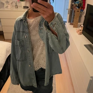 Jeansjacka - Jeansjacka från zara🩵