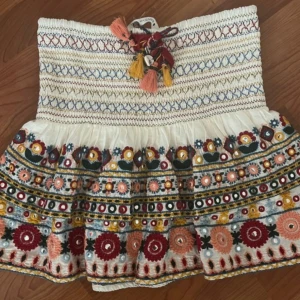 Zara kjol - Jättefin kjol ifrån zara, den är använd men i bra skick 