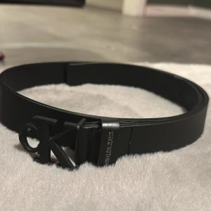 Aldrig använd. Den klämdes i dörren. För endast 100kr i en vecka. Jag vet ta det lungt jag vet ni blir stressade men ta det lungt ni har en vecka på er för endast 100kr - Kan mötas eller fraktas ni väljer