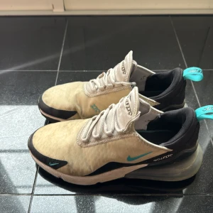 Nike air 270 Golfskor - Sparsamt använda golfskor. 