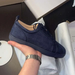 Christan Loubotins  - Säljer mina sprillans nya Loubotins för ett bra pris. Skick 9/10 