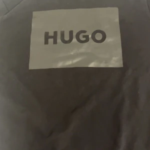Hugo boss t-shirt - Använd två gånger säljer så jag har många liknande. 