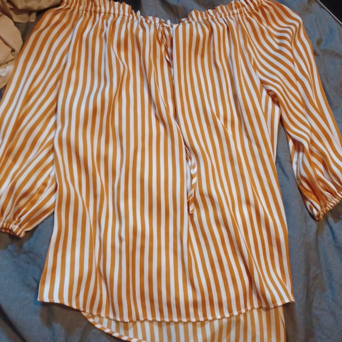 En randig silkes tröja  - 90