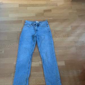 Jeans från lager 157, använda fåtal gånger men i fint skick! Storlek XS
