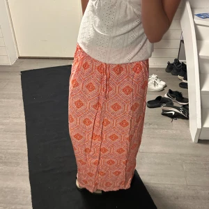 långkjol - fin mönstrad långkjol 💕