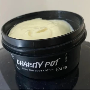 Charity Pot från Lush  - Bodylotion från Lush Helt oanvänd 