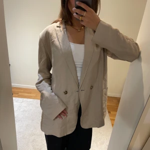 Linne kavaj - Så fin linne kavaj/blazer, storlek M. Jättefint skick 🤍🤍
