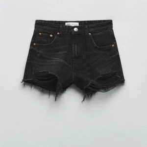 Jeansshorts - Fina jeansshorts ifrån zara💘