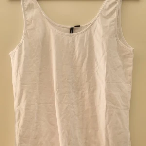 Oanvänt linne, Vero Moda, XL - Oanvänd och prislappen finns kvar!