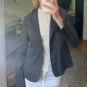 Kavaj - jättefin grå kavaj 😍 i perfekt skick!