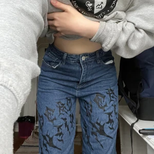 Jeans - Knappt använda, fint skick, är 175 & de är lite korta i benen