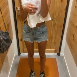 Levis shorts  - Mina bilder! Superfina jeansshorts ifrån Levis. Knappt använda 💞💞